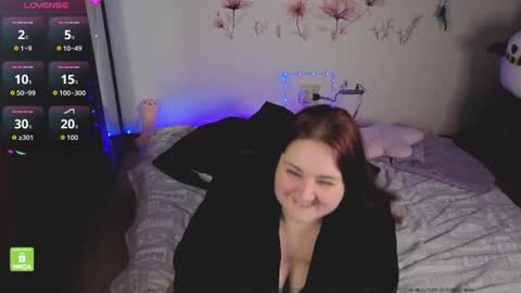 Snapshot of crim0nrose chatting on June 12, 2026, 8:30 pm Crimson Rose online show from June 12, 2026, 8:30 pm