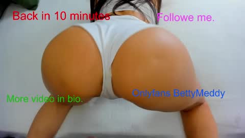 Gold Couple online show from April 1, 2026, 5:10 pm