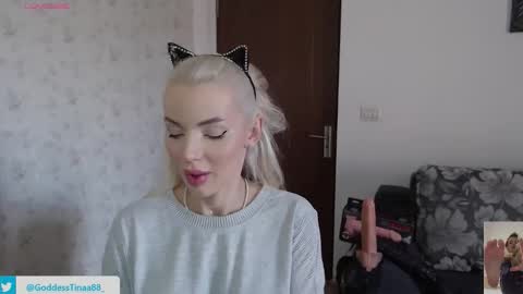 cris_tinne online show from October 26, 2025, 7:47 am