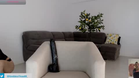 Snapshot of cris_tinne chatting on June 5, 2026, 6:52 am cris_tinne online show from June 5, 2026, 6:52 am