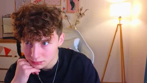 Chris online show from November 11, 2025, 3:01 pm