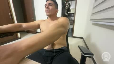crispin_789 online show from April 16, 2026, 2:01 am
