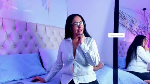 Snapshot of cristal_coopeer chatting on March 3, 2026, 12:33 pm Cristal yours Milf online show from March 3, 2026, 12:33 pm