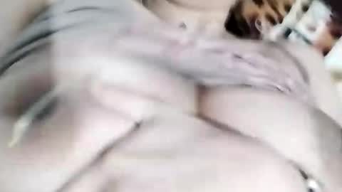 Snapshot of cristal_g19 chatting on December 16, 2024, 6:43 am online show from December 16, 2024, 6:43 am