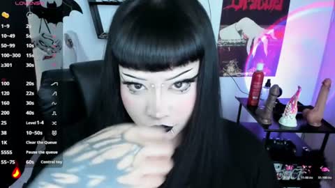 Snapshot of cristal_kosh chatting on July 4, 2026, 2:45 pm Cris online show from July 4, 2026, 2:45 pm