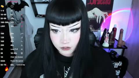 Snapshot of cristal_kosh chatting on August 3, 2026, 9:18 pm Cris online show from August 3, 2026, 9:18 pm