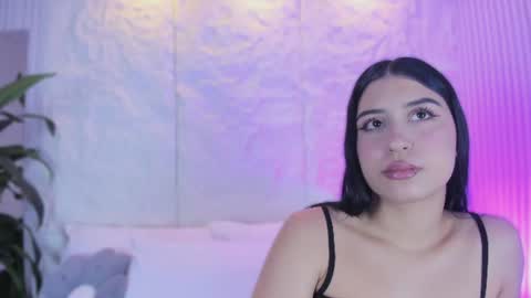 Snapshot of cristalcollinss chatting on July 15, 2026, 11:37 am Cristal online show from July 15, 2026, 11:37 am