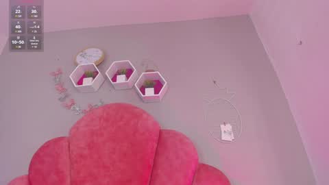 Snapshot of cristalcornner_ chatting on January 3, 2025, 1:48 am Nicole  Connection time 220pm-910pmCol online show from January 3, 2025, 1:48 am