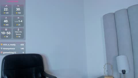 Snapshot of cristalcornner_ chatting on January 14, 2025, 1:47 am Nicole  Connection time 220pm-910pmCol online show from January 14, 2025, 1:47 am