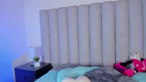 Snapshot of cristalcornner_ chatting on February 11, 2025, 7:27 pm Nicole  Connection time 220pm-910pmCol online show from February 11, 2025, 7:27 pm