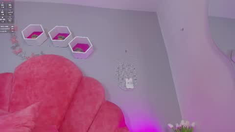 Snapshot of cristalcornner_ chatting on February 23, 2025, 1:46 am Nicole  Connection time 220pm-910pmCol online show from February 23, 2025, 1:46 am