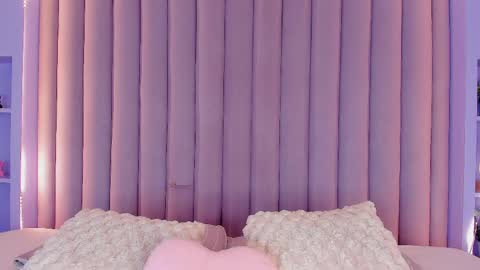 Snapshot of cristalcornner_ chatting on March 4, 2025, 7:43 pm Nicole  Connection time 220pm-910pmCol online show from March 4, 2025, 7:43 pm