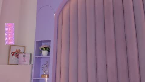 Snapshot of cristalcornner_ chatting on March 8, 2025, 7:31 pm Nicole  Connection time 220pm-910pmCol online show from March 8, 2025, 7:31 pm