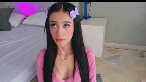 Snapshot of cristalcornner_ chatting on October 27, 2025, 7:40 pm Nicole  Connection time 220pm-910pmCol online show from October 27, 2025, 7:40 pm