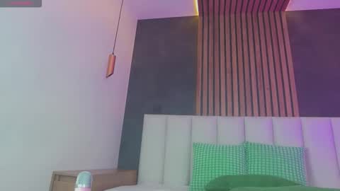 Nicole  Connection time 220pm-910pmCol online show from February 6, 2026, 8:45 pm