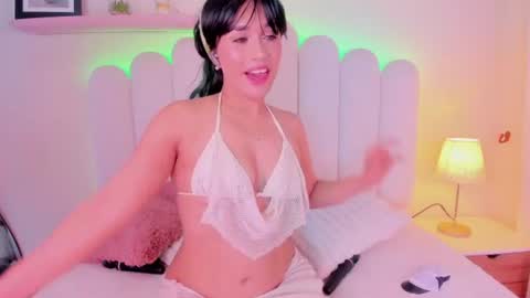 Snapshot of cristalhorny_69 chatting on July 19, 2026, 12:58 am Cristal online show from July 19, 2026, 12:58 am