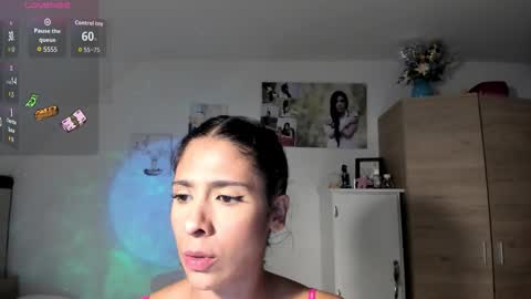 cristal online show from October 14, 2025, 1:06 am