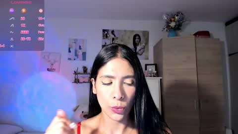 cristal online show from November 23, 2025, 11:04 pm