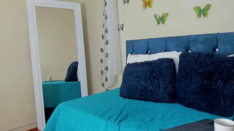 cristal walker online show from March 11, 2025, 12:39 pm