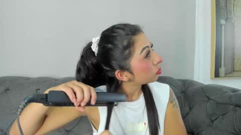 Snapshot of cristel_natt chatting on January 10, 2025, 12:15 pm Independent Model online show from January 10, 2025, 12:15 pm