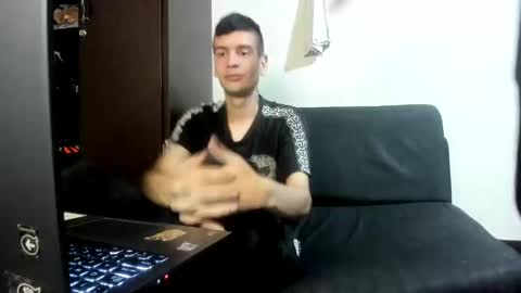 Snapshot of cristiand20 chatting on February 22, 2025, 10:18 am Cristian online show from February 22, 2025, 10:18 am