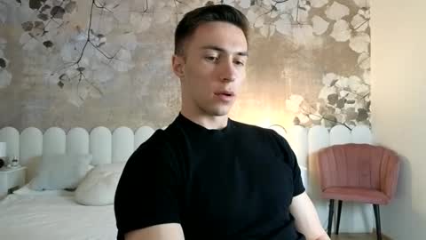 Snapshot of cristianovilla chatting on May 1, 2026, 6:56 pm CristianoHailey online show from May 1, 2026, 6:56 pm