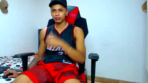 Snapshot of cristiantayron chatting on May 8, 2026, 7:57 am cristian online show from May 8, 2026, 7:57 am