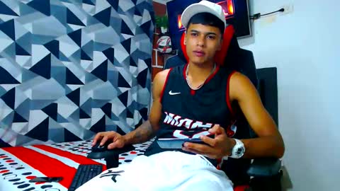 Snapshot of cristiantayron chatting on May 27, 2026, 6:10 am cristian online show from May 27, 2026, 6:10 am
