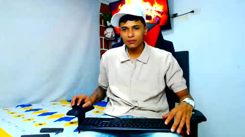 Snapshot of cristiantayron chatting on May 30, 2026, 6:43 am cristian online show from May 30, 2026, 6:43 am