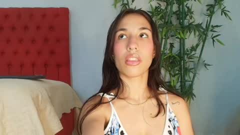 Cris  online show from May 20, 2026, 7:20 pm