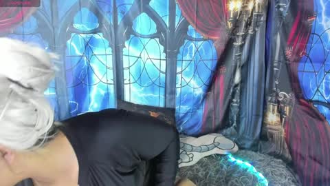 Cristina  online show from April 10, 2026, 9:25 am