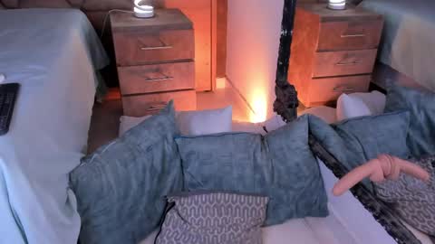 CristineRain online show from May 12, 2026, 5:04 am