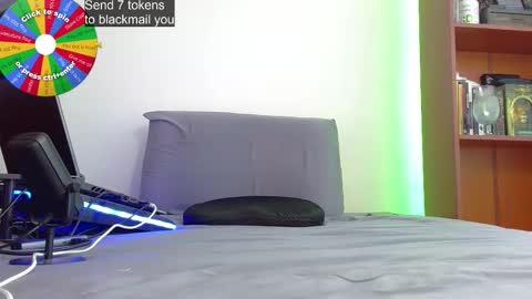 Tell me God  independent model show your respect at all times online show from November 18, 2025, 6:56 pm