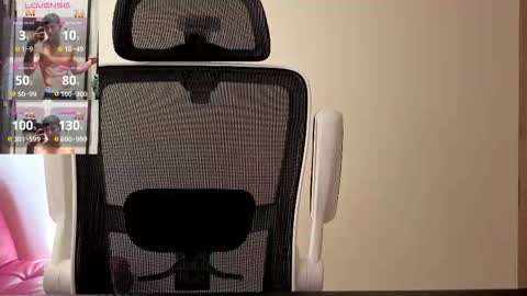 cristopher23  online show from October 22, 2025, 2:17 pm