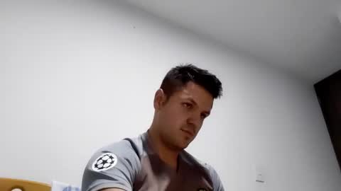 cristopher3042 online show from January 3, 2025, 2:32 am