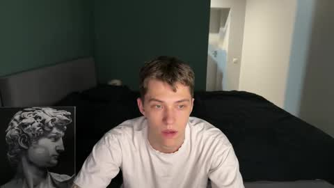 cronck52 online show from December 16, 2025, 10:26 pm