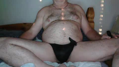 Snapshot of crowbarbi chatting on October 17, 2025, 11:35 am Crowbarbi online show from October 17, 2025, 11:35 am