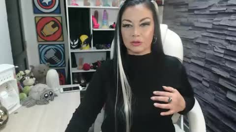 cruela_deviil online show from February 18, 2026, 9:22 pm