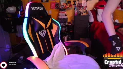 Snapshot of cryptidtwink chatting on February 27, 2026, 7:41 am CryptidTwink online show from February 27, 2026, 7:41 am