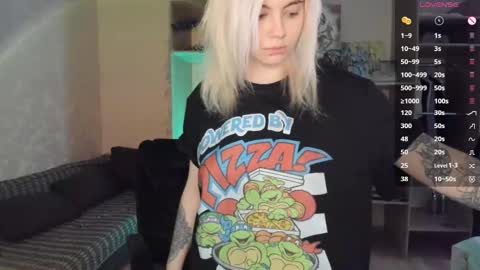 Snapshot of cryptobjgirlv2 chatting on February 21, 2026, 11:55 am Lilith online show from February 21, 2026, 11:55 am