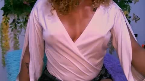 crysrus online show from October 12, 2025, 12:42 am