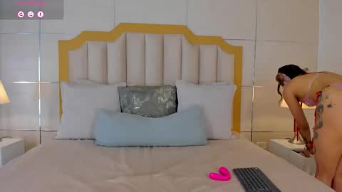 Crystal Rose  online show from March 14, 2026, 11:15 am