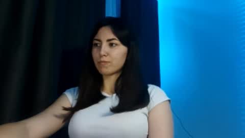 Snapshot of crystabeckelhimer chatting on December 3, 2025, 2:48 pm Alie online show from December 3, 2025, 2:48 pm