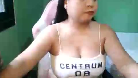 Snapshot of crystal_april chatting on July 17, 2026, 3:02 am Crys online show from July 17, 2026, 3:02 am