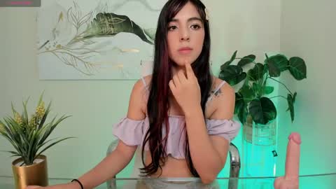 Snapshot of crystal_arlette chatting on May 23, 2026, 1:26 pm crystal_arlette online show from May 23, 2026, 1:26 pm