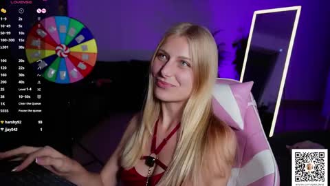 Crystal online show from April 15, 2026, 7:58 pm