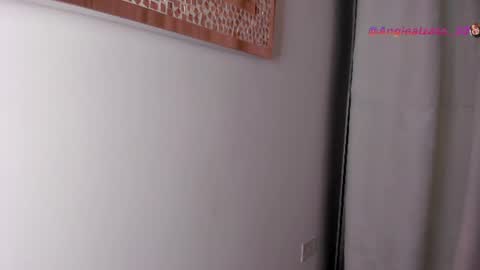 Snapshot of crystal_foster chatting on July 31, 2026, 3:17 am angie online show from July 31, 2026, 3:17 am