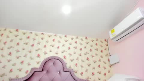 Snapshot of crystal_watson0 chatting on July 22, 2026, 1:14 pm Milf Latina online show from July 22, 2026, 1:14 pm