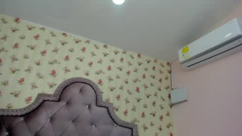 Snapshot of crystal_watson0 chatting on August 6, 2026, 3:14 pm Milf Latina online show from August 6, 2026, 3:14 pm