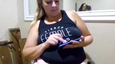 crystalbarbie214 online show from October 25, 2025, 7:19 pm